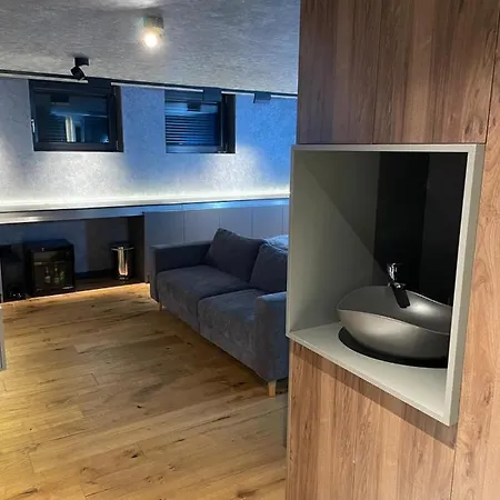 Mao Apartment *